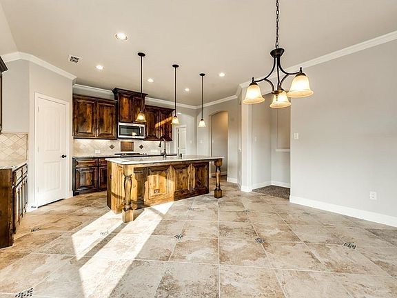 2nd image of 434 Bentley Dr