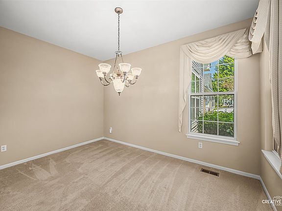 4th image of 633 S Cadillac Cir