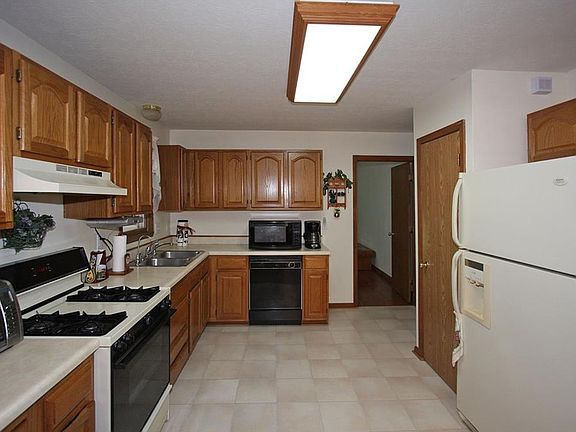 5th image of 8937 Walton Ave