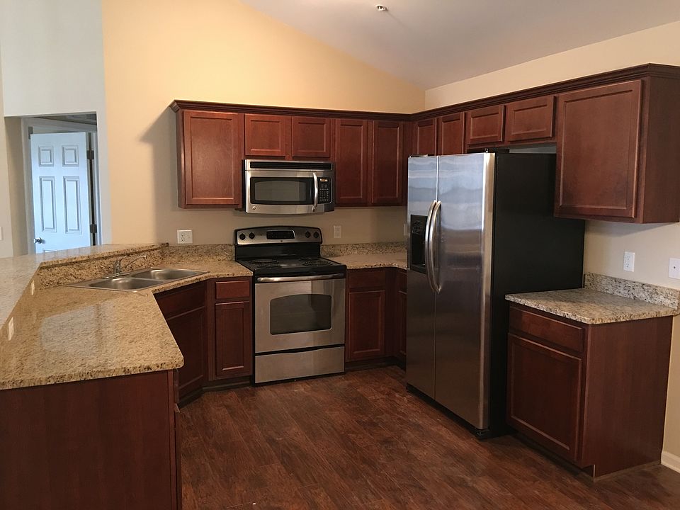 1st image of 49275 E Woods Dr