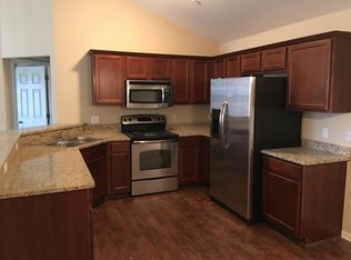49275 E Woods Dr, Shelby Township, MI 48317