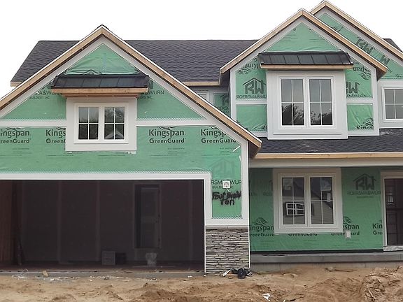 2nd image of 410 Highlander Dr NE