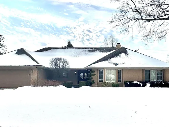 45 Moorland Dr, Grosse Pointe Shores, MI 48236