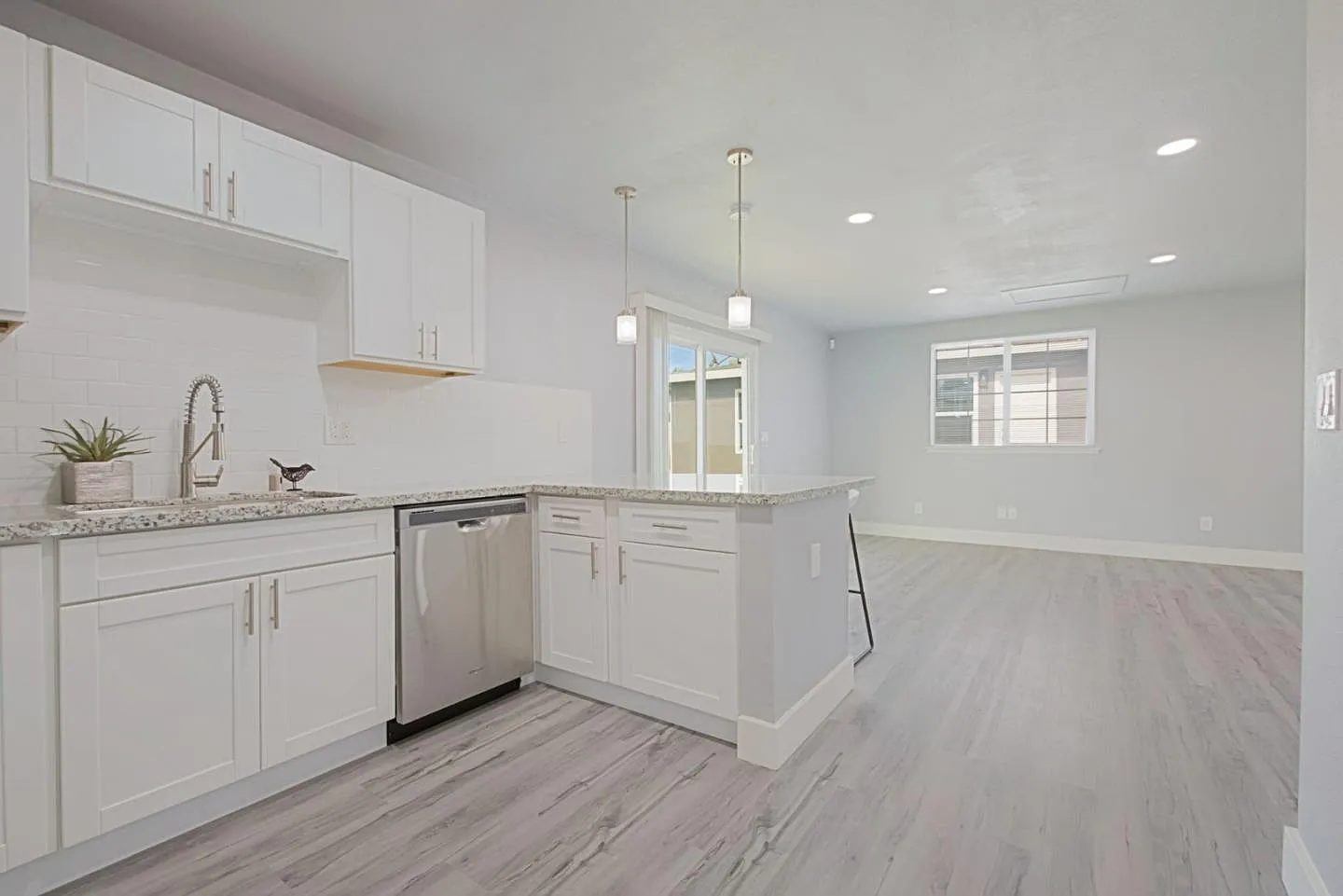 Studio, 542 sqft, $1,499 — Photo 1