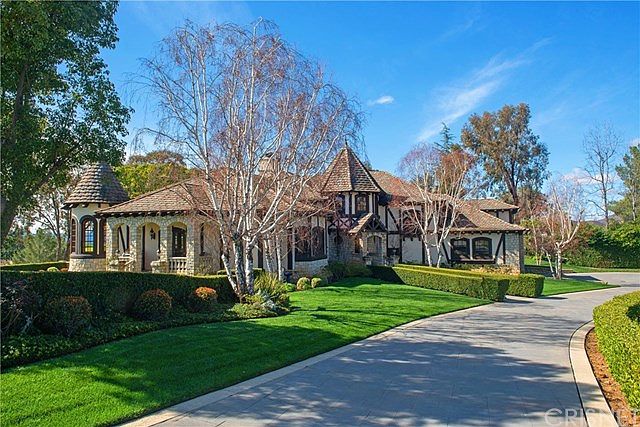 1st image of 6 Mustang Ln