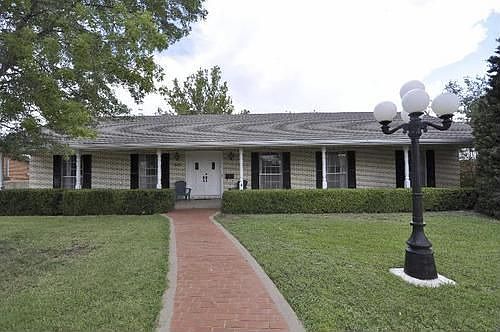 1st image of 315 Kathie Dr