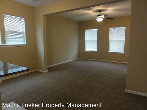 3rd image of 2624 Valentine Ln