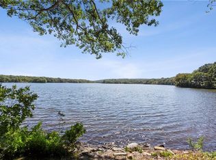 960 Gilbert Stuart Rd N, Saunderstown, RI 02874