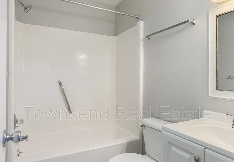 5858H Century Oaks Dr — Photo 9