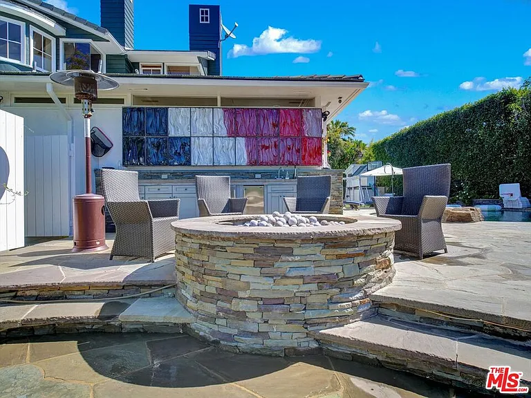 1056 Corsica Dr — Photo 48