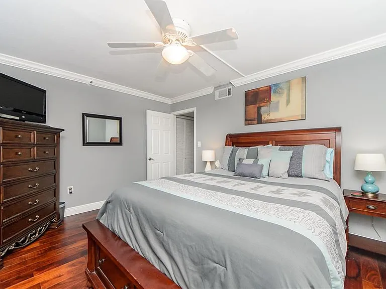 1250 Gulf Blvd #703 — Photo 21