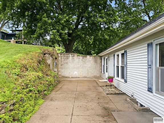 5th image of 423 S 22nd St