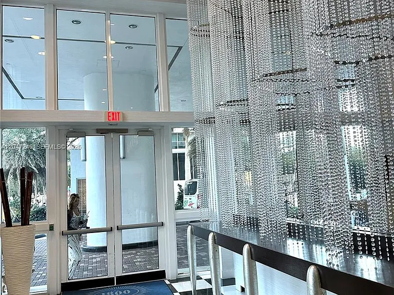 1800 N Bayshore Dr #2315 — Photo 28