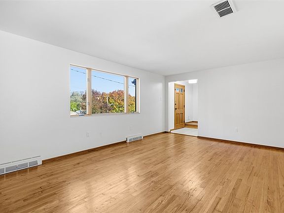5th image of 4840 Elmwood Dr