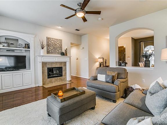 4th image of 8001 Marquett Dr