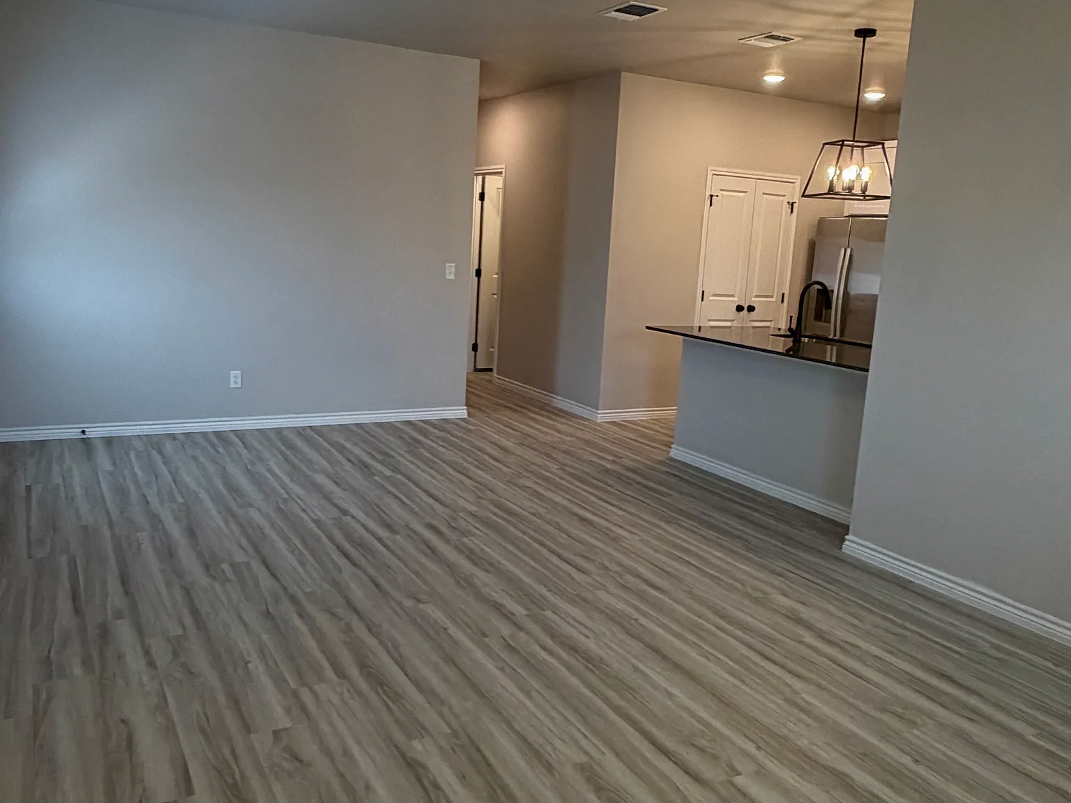3 bed, 1253 sqft, $1,500 — Photo 2