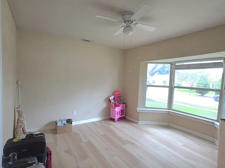 1273 Valencia Ln — Photo 8