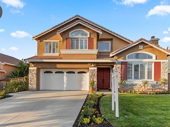 2nd image of 3265 Falls Creek Pl