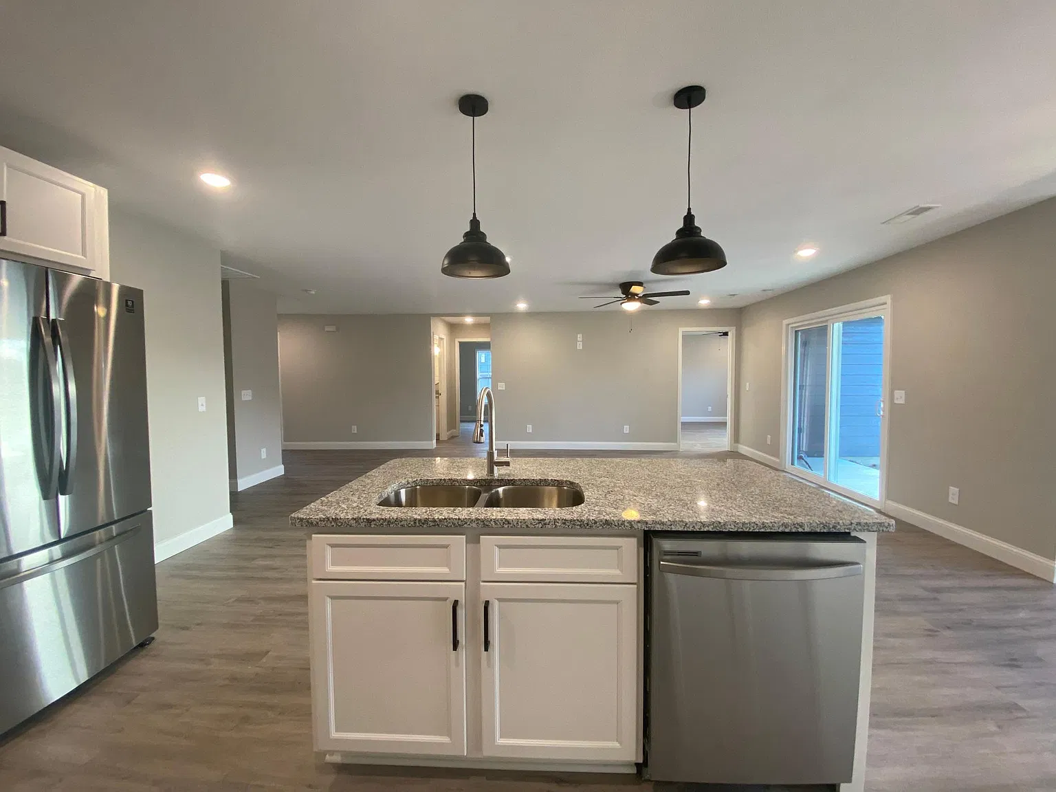 3 bed, 1575 sqft, $2,000 — Photo 3