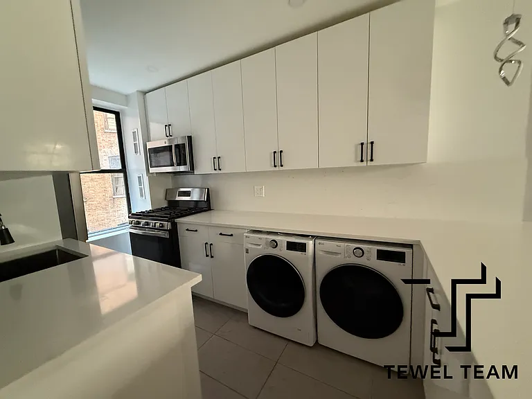 548 W 164th St #2AA — Photo 4
