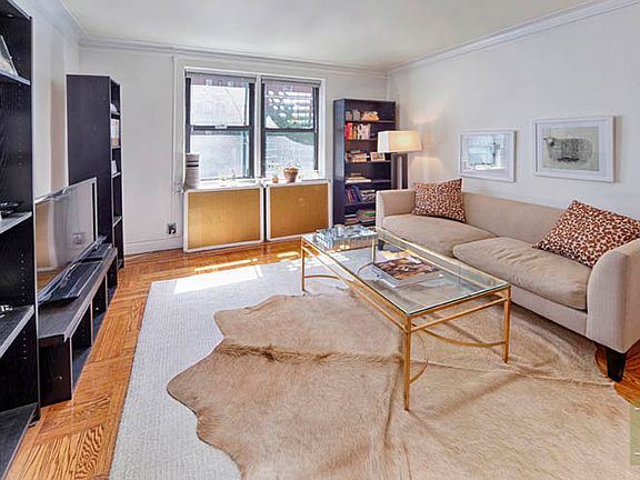 2nd image of 300 W 72nd St APT 2E