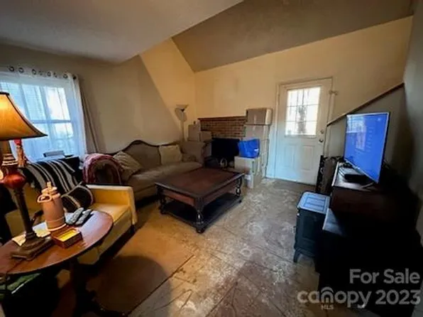 5746 Carved Oak Cir, Charlotte, NC 28227