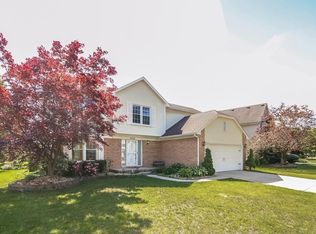 7048 Foxcreek Dr #69, Canton, MI 48187