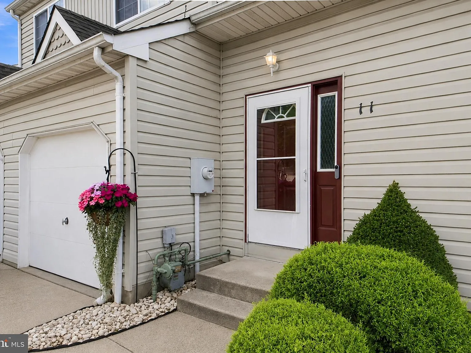3 bed, 2.5 bath, 1540 sqft, $2,800 — Photo 2