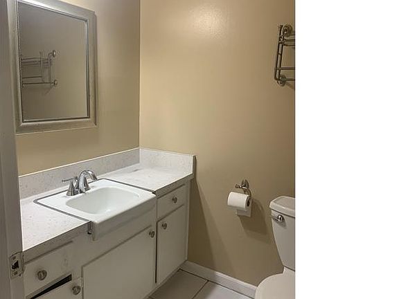 5th image of 805 Glenway Dr