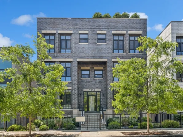 1107 W Chestnut St #2W, Chicago, IL 60642