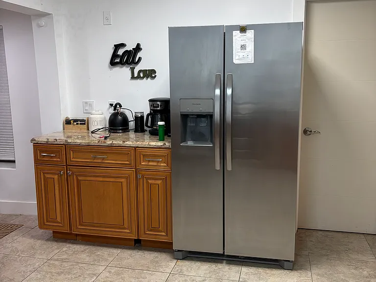 NW 38th Pl — Photo 9