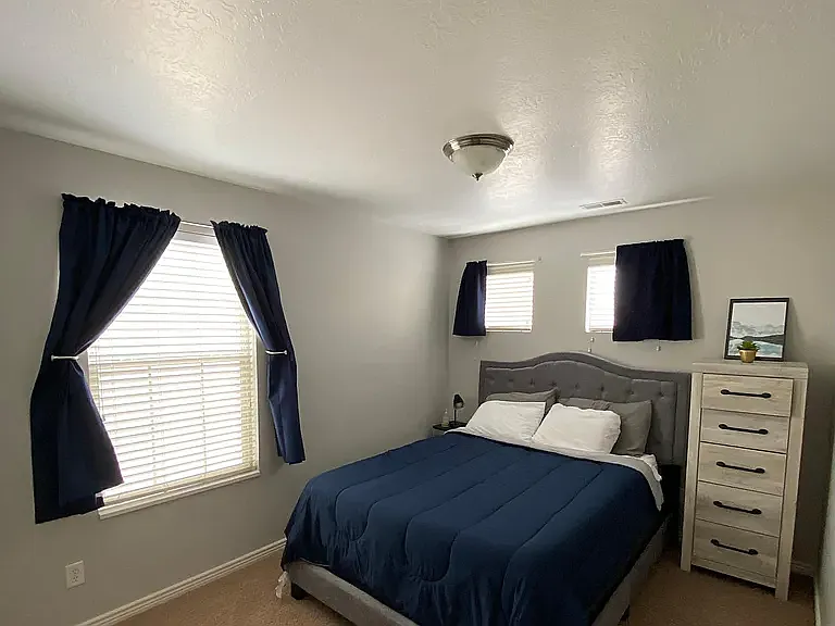 177 S 1930 E — Photo 12