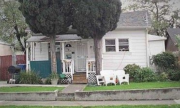 1st image of 615 W 9th St