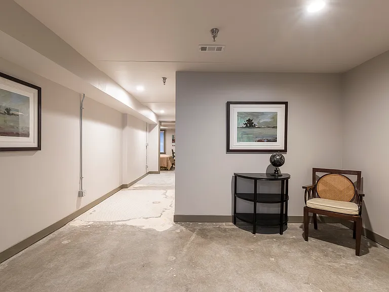 New Yorker Lofts — Photo 12