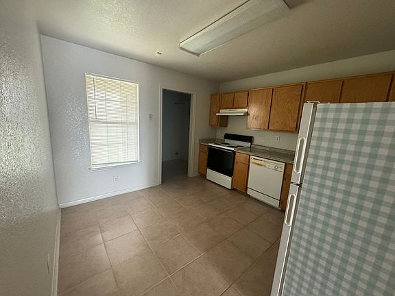 5th image of 5307 Daybreak Dr APT B
