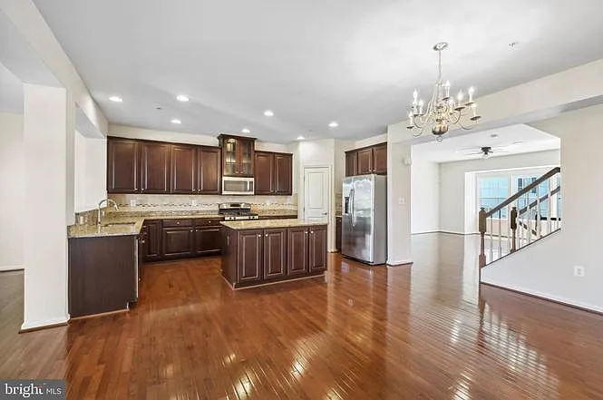22607 Winding Woods Way — Photo 2