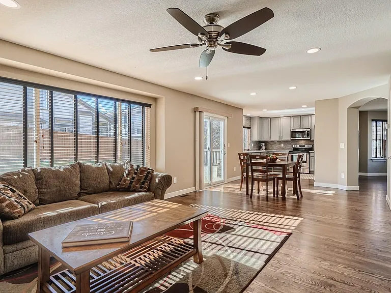 2106 Mountain Iris Dr — Photo 12