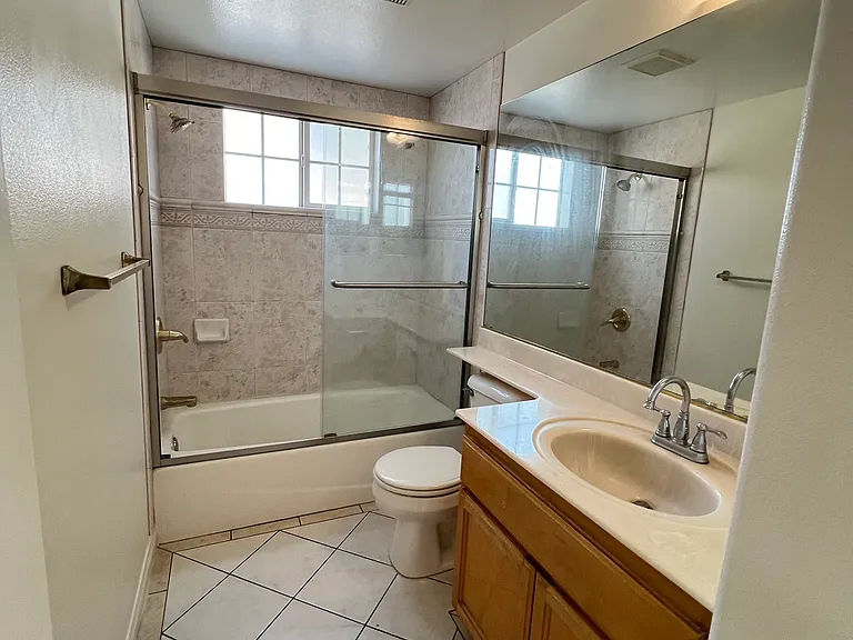 607 E Newmark Ave #B — Photo 7