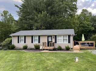 360 Rakes Rd, Rocky Mount, VA 24151