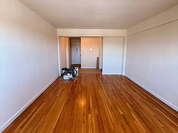 5th image of 14711 34th Ave APT 6A