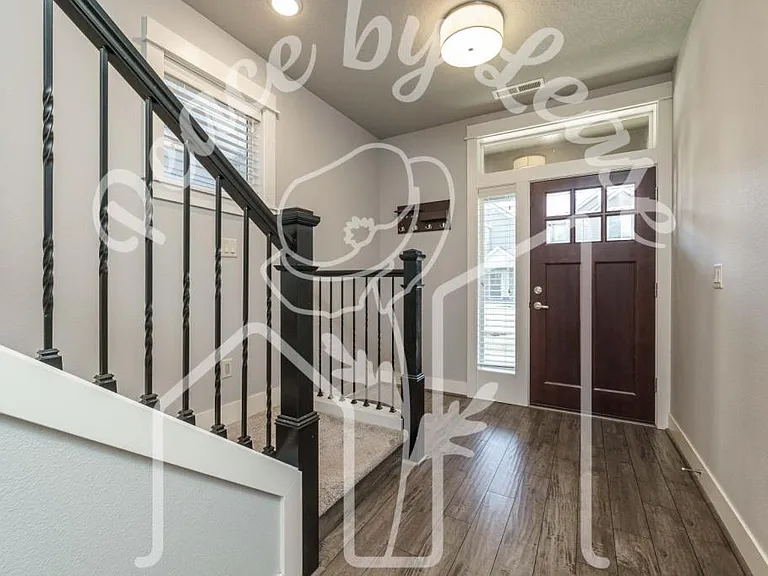 2573 SW McKenna Pl — Photo 2