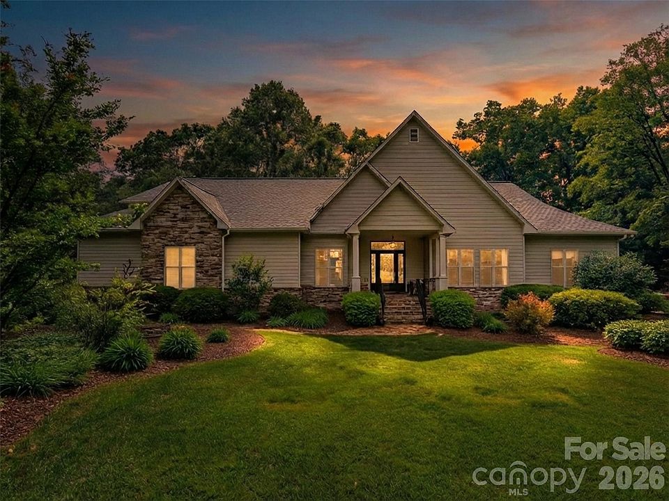 1st image of 138 Bridlewood Trl