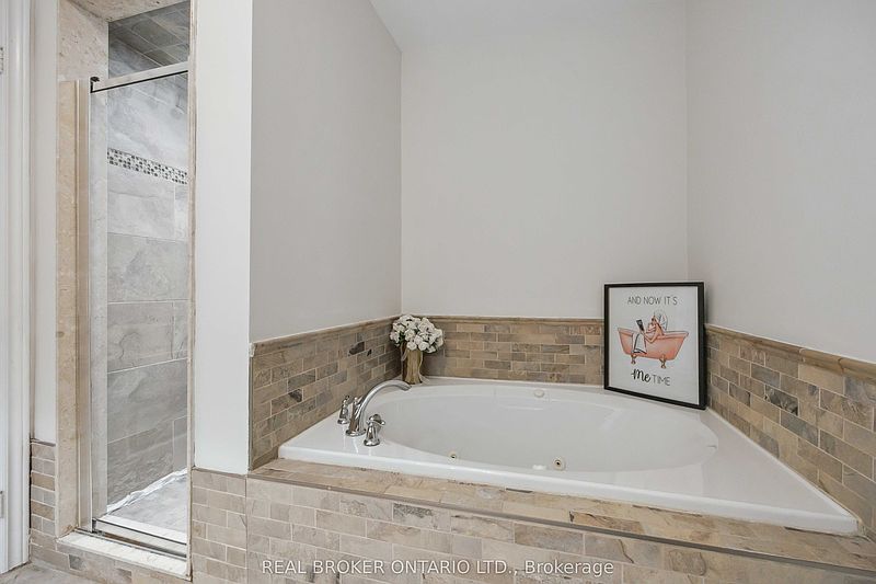 Richmond Hill Townhouse for rent - 4 Bedrooms — photo 38