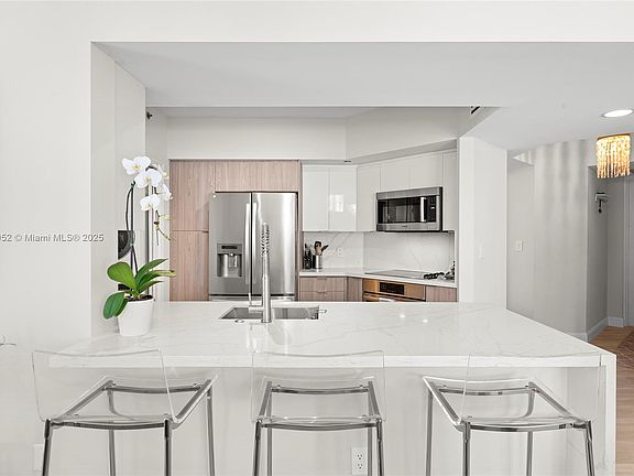4th image of 145 Jefferson Ave APT 416