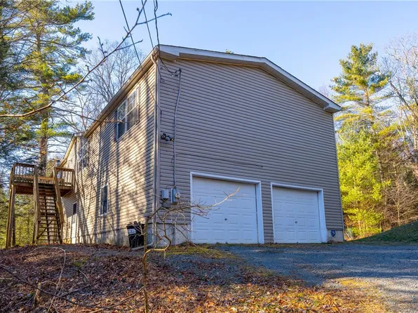 2521 Route 390, Canadensis, PA 18325