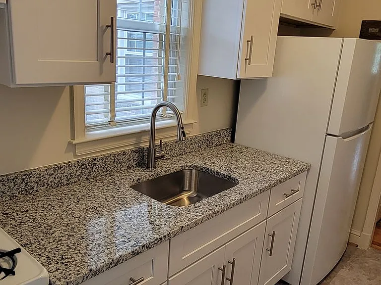 Glendale Apartments — Photo 19