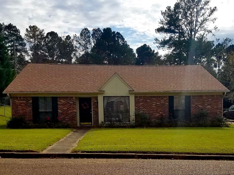 1st image of 103 Pinewood Dr