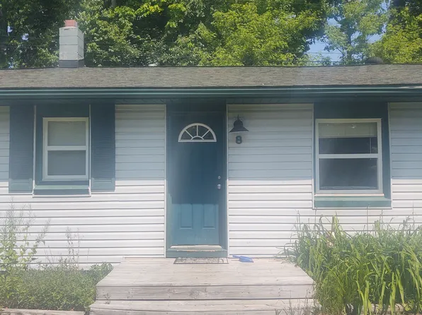 3434 Oakridge Dr #8, Highland, MI 48356