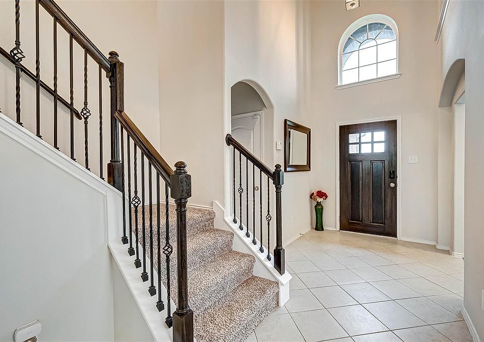 1st image of 2907 Fox Vale Ct