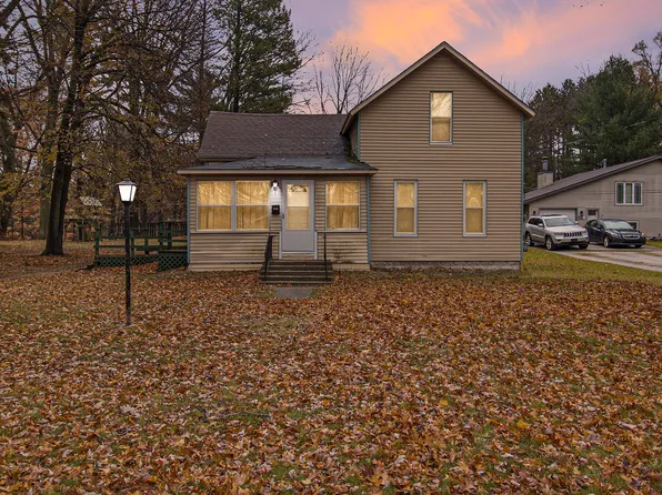 707 S Livingston St, Whitehall, MI 49461